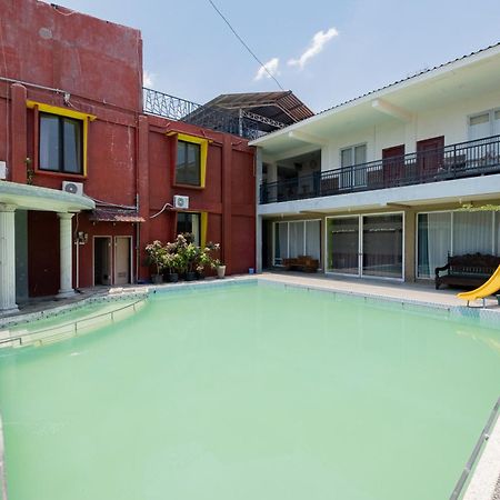 Reddoorz Syariah At Jalan Sunan Giri Tuban 투반 외부 사진