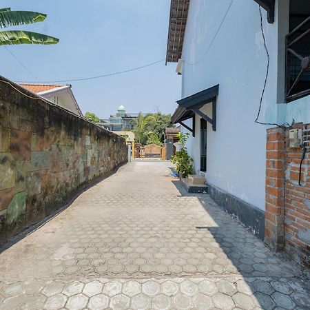 Reddoorz Syariah At Jalan Sunan Giri Tuban 투반 외부 사진