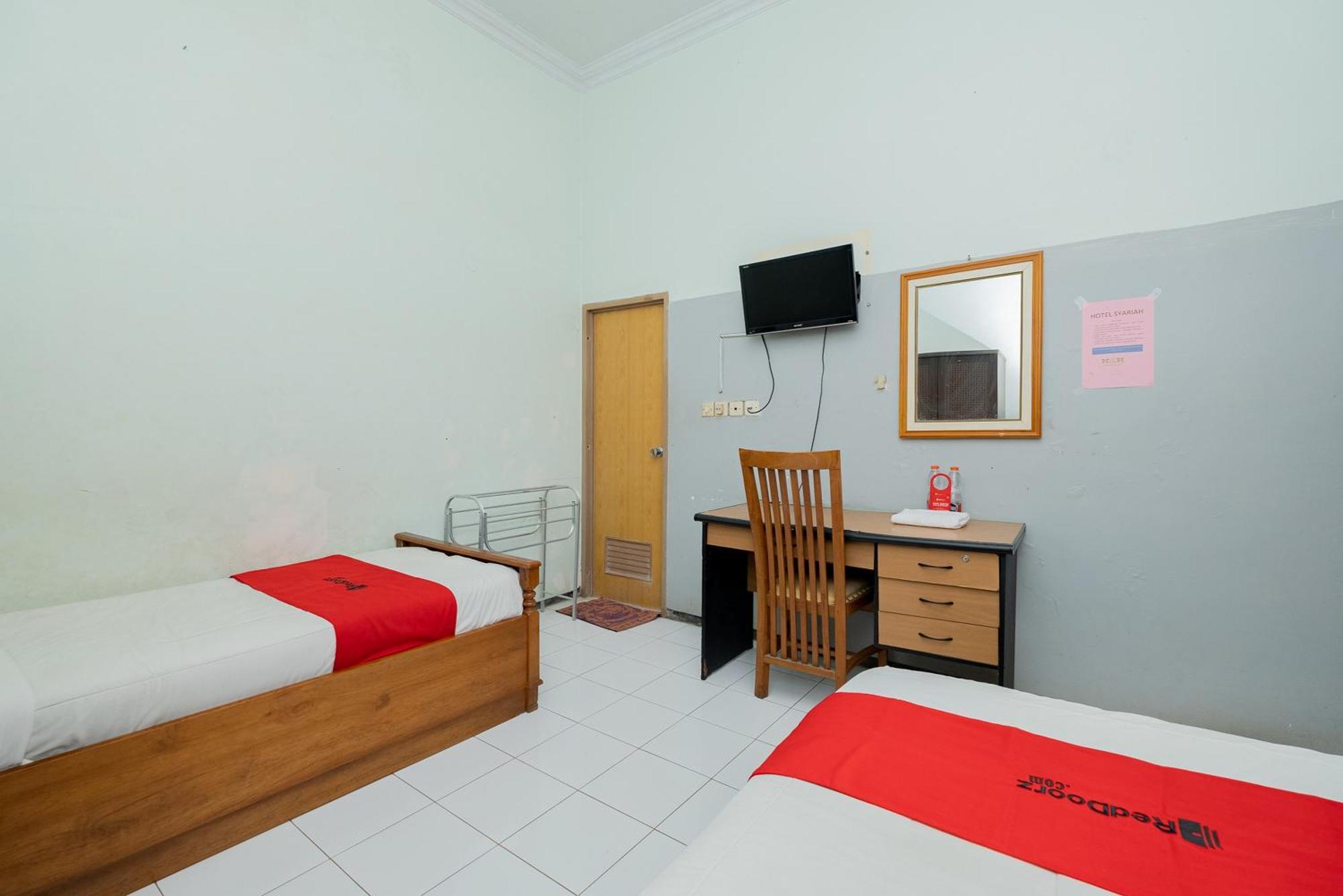 Reddoorz Syariah At Jalan Sunan Giri Tuban 투반 외부 사진