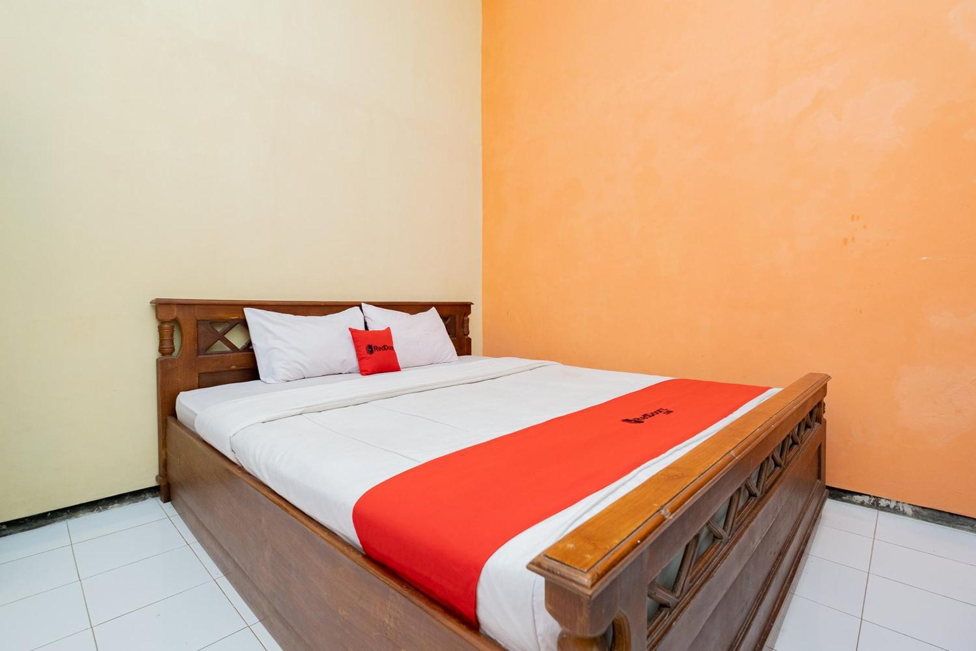 Reddoorz Syariah At Jalan Sunan Giri Tuban 투반 외부 사진