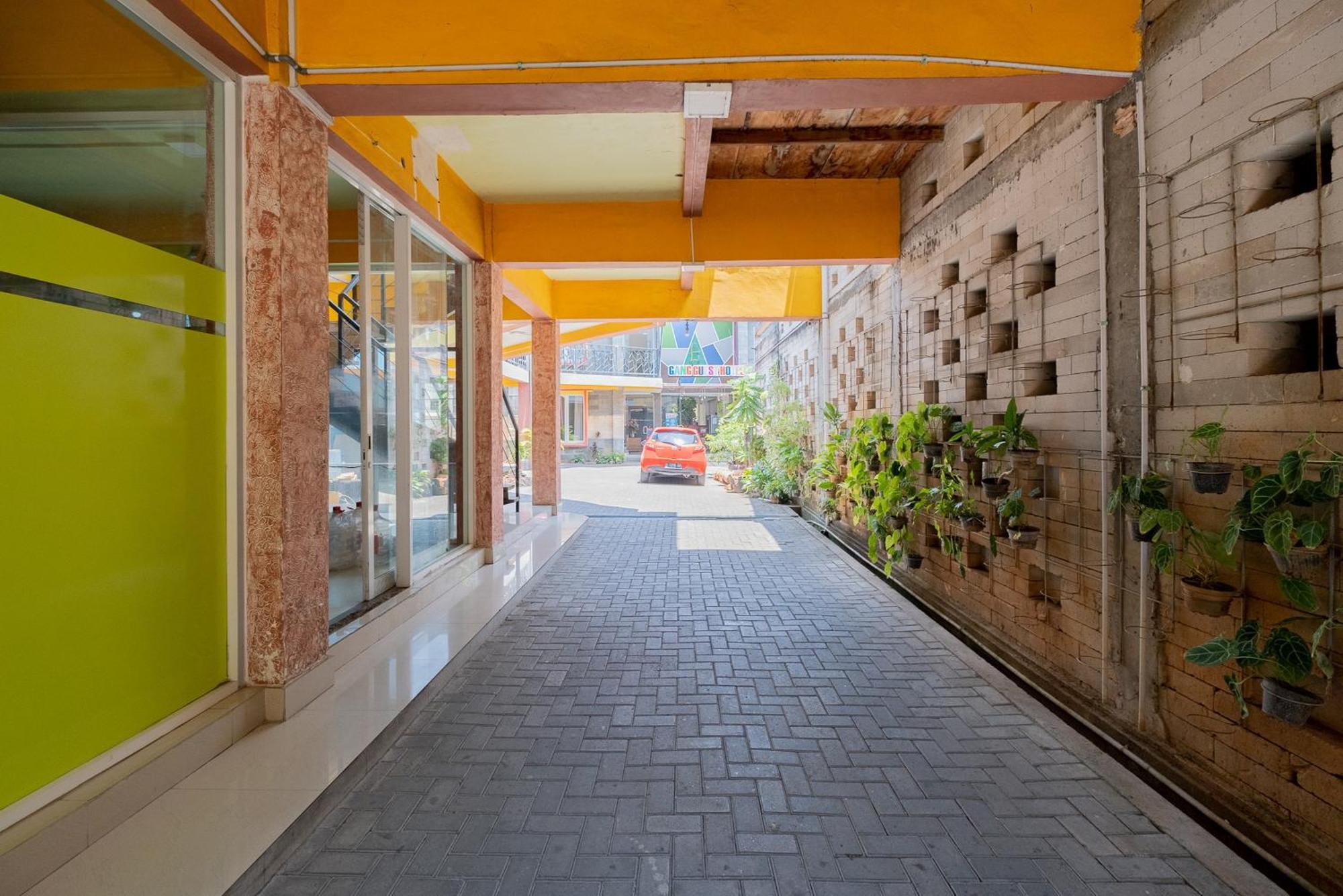 Reddoorz Syariah At Jalan Sunan Giri Tuban 투반 외부 사진
